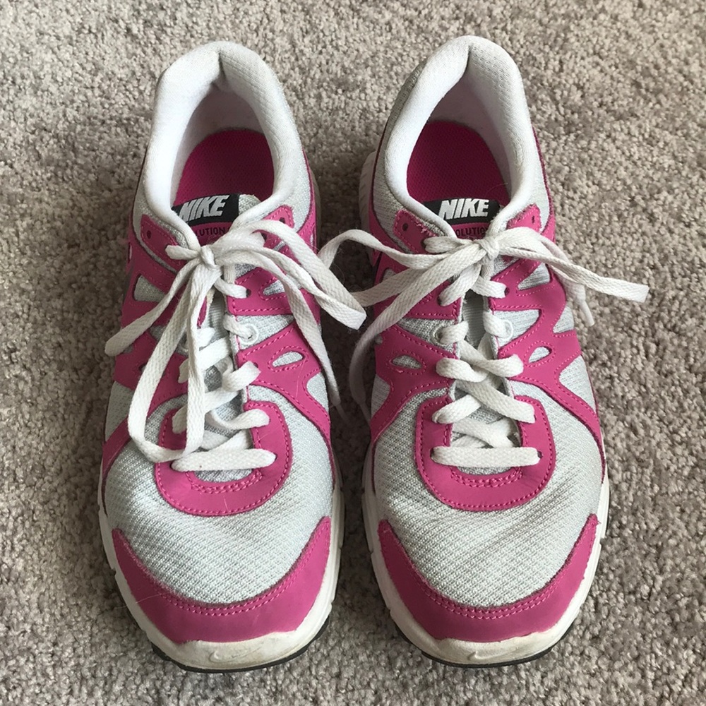 Pink and white Nike’s, Revolution 2, size 7